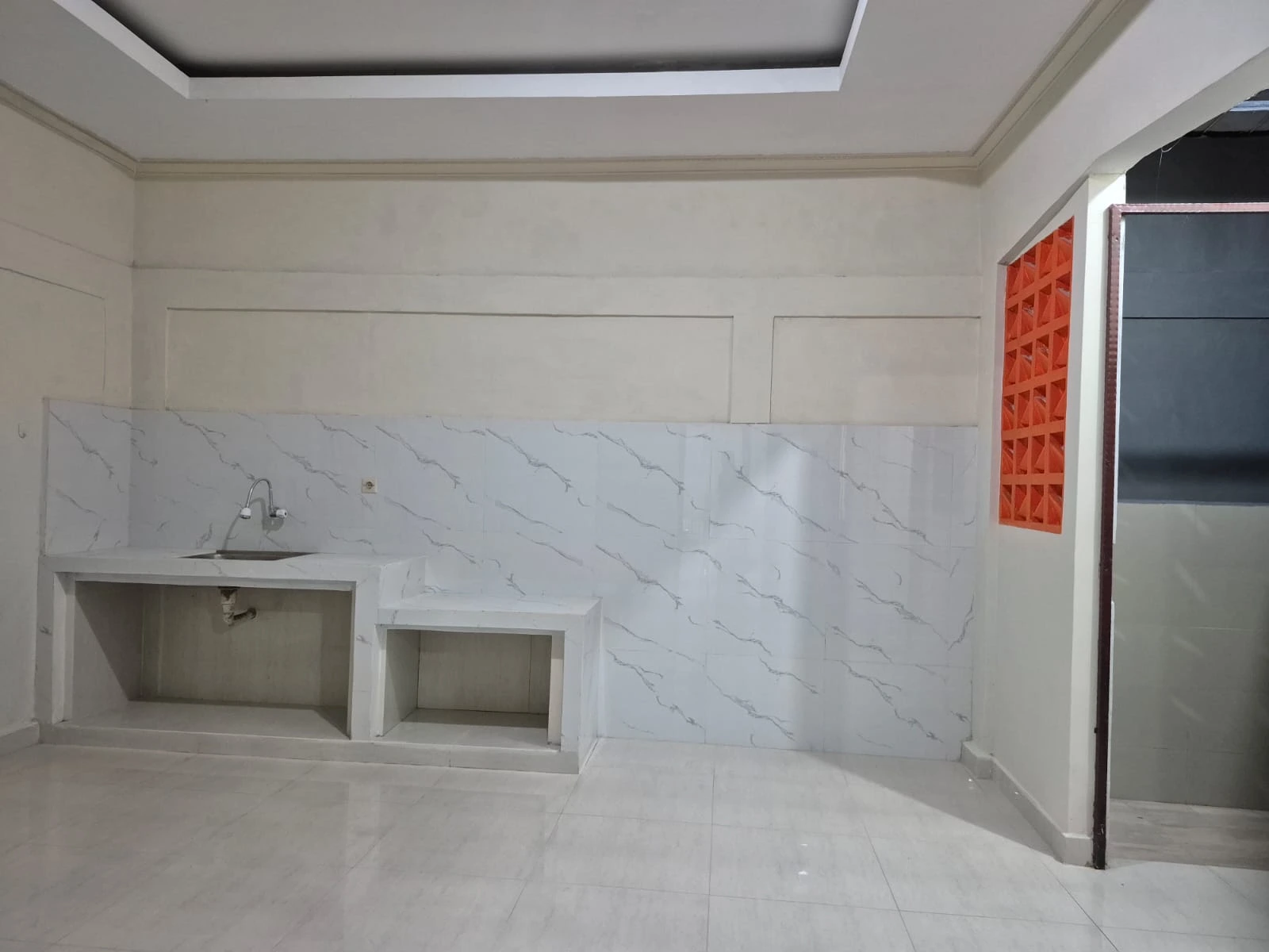 Disewakan Rumah 2 Lantai Neo Catalonia BSD – Carport 2 Mobil, Lokasi Strategis! gallery image