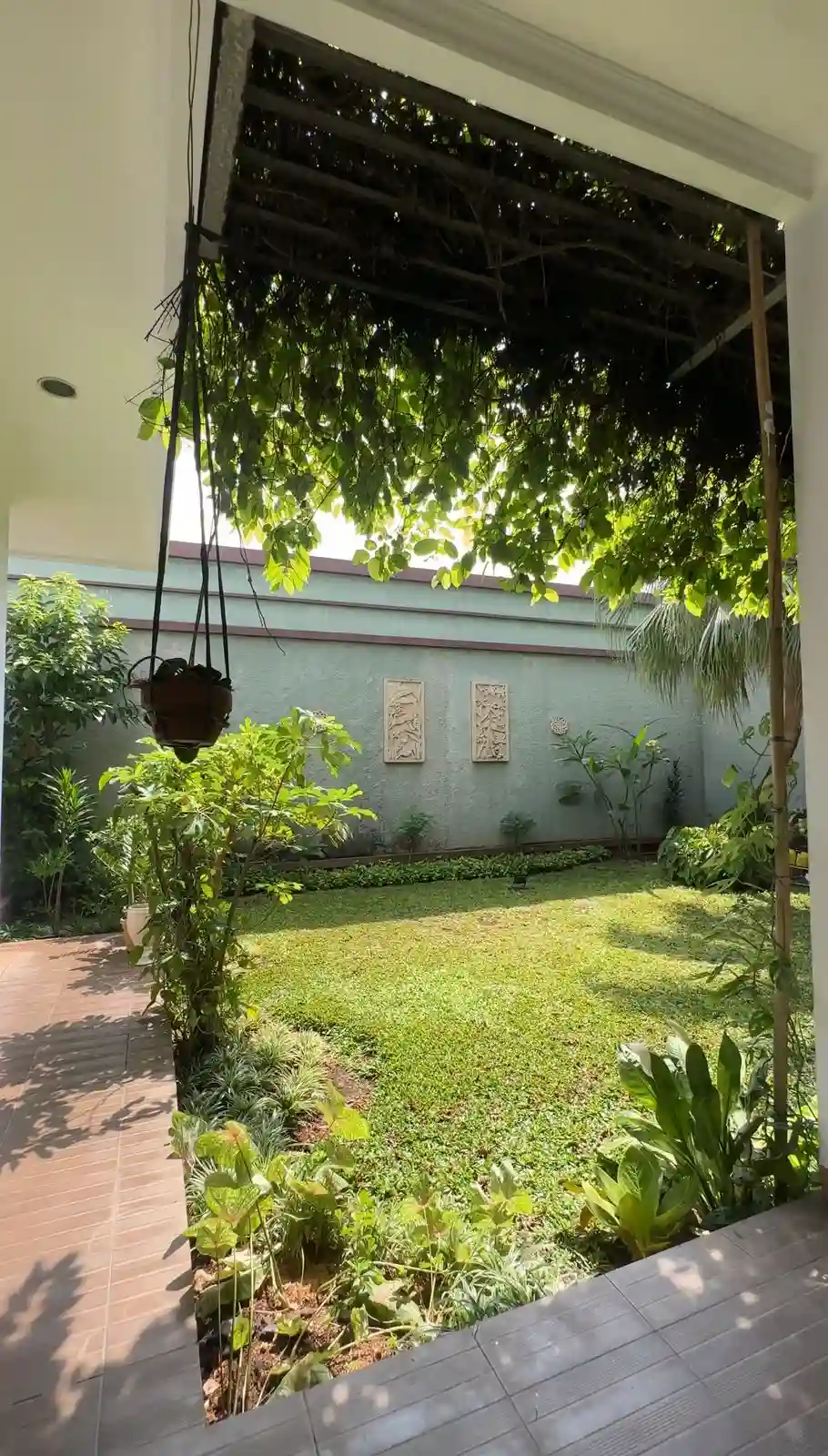Turun Harga 2 M! Rumah Sutera Lavender Alam Sutera – LT 420 m², Carport & Garasi 4 Mobil galeri gambar