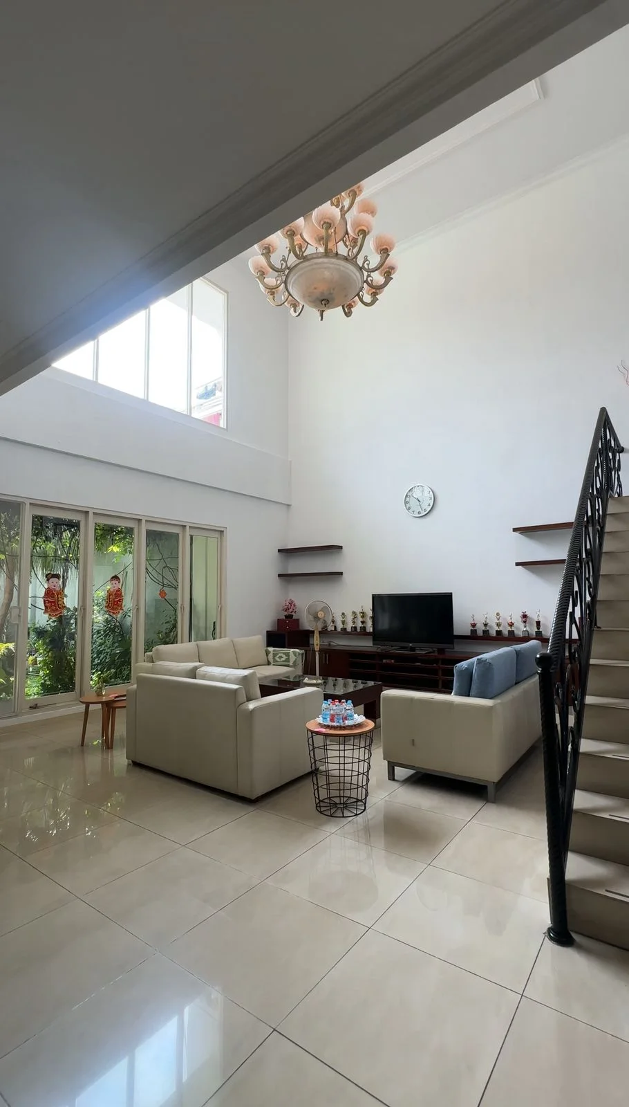 Turun Harga 2 M! Rumah Sutera Lavender Alam Sutera – LT 420 m², Carport & Garasi 4 Mobil galeri gambar