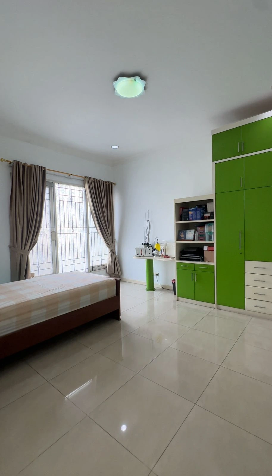 Turun Harga 2 M! Rumah Sutera Lavender Alam Sutera – LT 420 m², Carport & Garasi 4 Mobil galeri gambar
