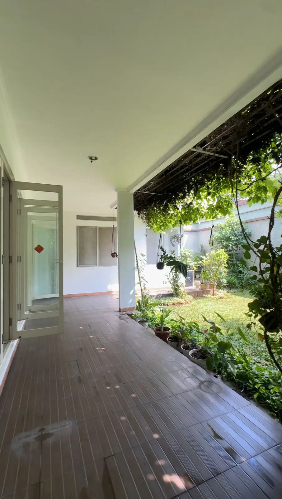 Turun Harga 2 M! Rumah Sutera Lavender Alam Sutera – LT 420 m², Carport & Garasi 4 Mobil galeri gambar