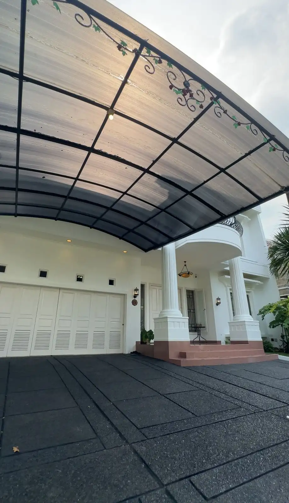 Turun Harga 2 M! Rumah Sutera Lavender Alam Sutera – LT 420 m², Carport & Garasi 4 Mobil galeri gambar