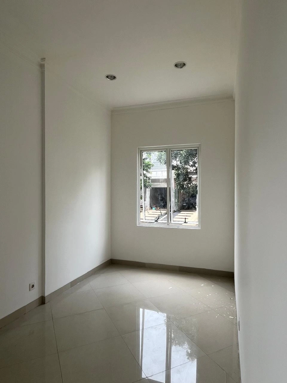 Rumah Hoek Chalcedony PHG Gading Serpong – Depan Sport Club, Semi Furnished galeri gambar