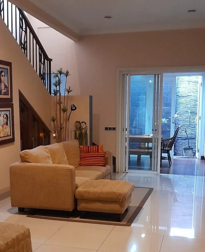 Rumah Cantik Full Furnish Aquamarine PHG – Samping Taman Fasum, Garasi + Carport galeri gambar