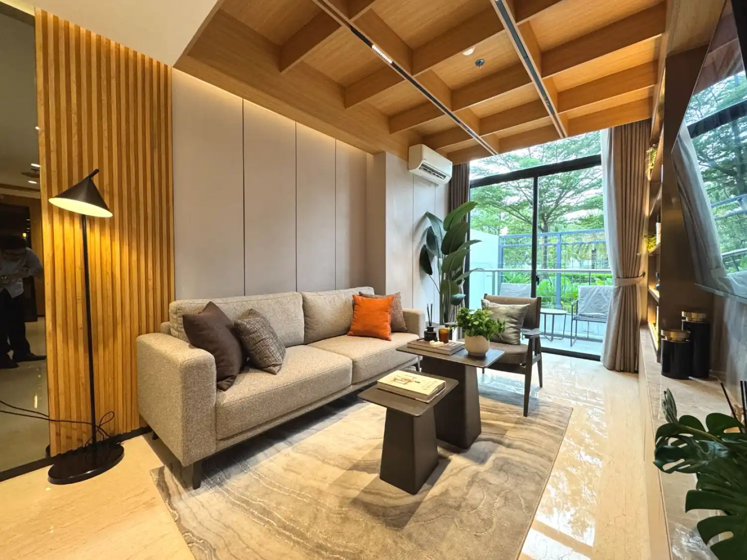 Upper West BSD City — Apartemen, Loft & SOHO Premium di CBD BSD Mulai Rp1,53 Miliar galeri gambar