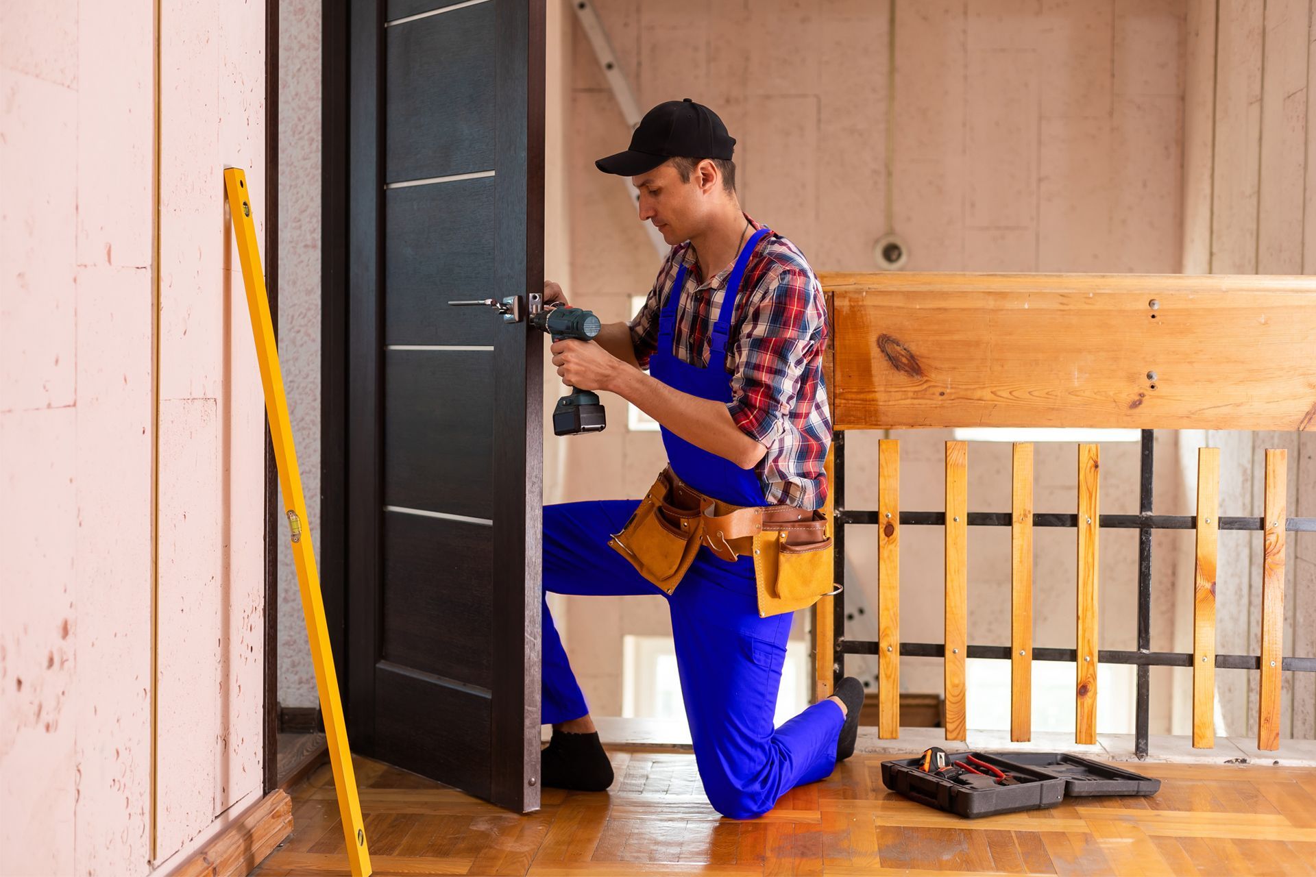 Pintu Utama & Pintu Ruangan