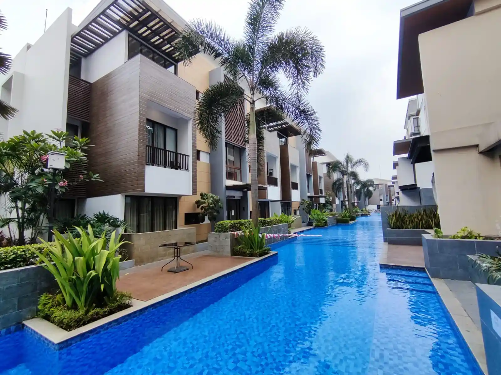🔥 RUGI BESAR! Loft 2 Lantai BSD – Langsung Pool View, Fully Furnished, Siap Huni! — Foto 1