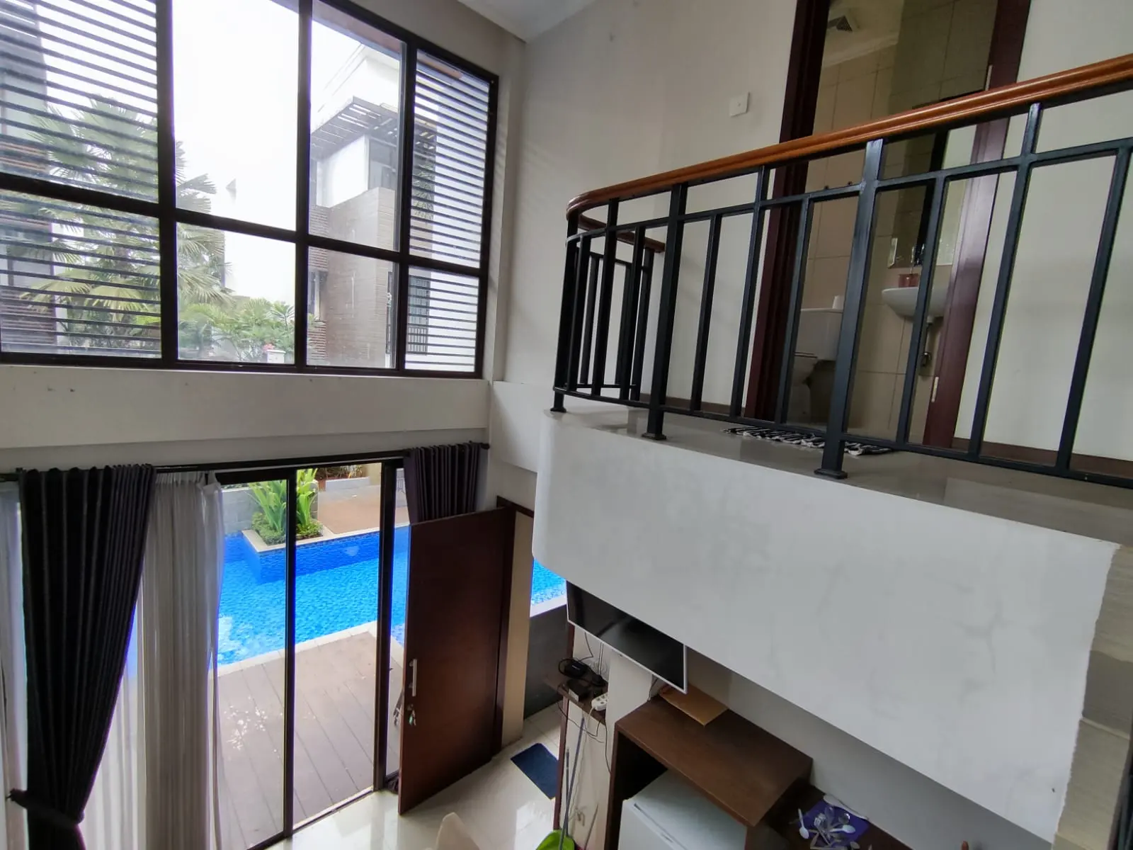 🔥 RUGI BESAR! Loft 2 Lantai BSD – Langsung Pool View, Fully Furnished, Siap Huni! — Foto 2