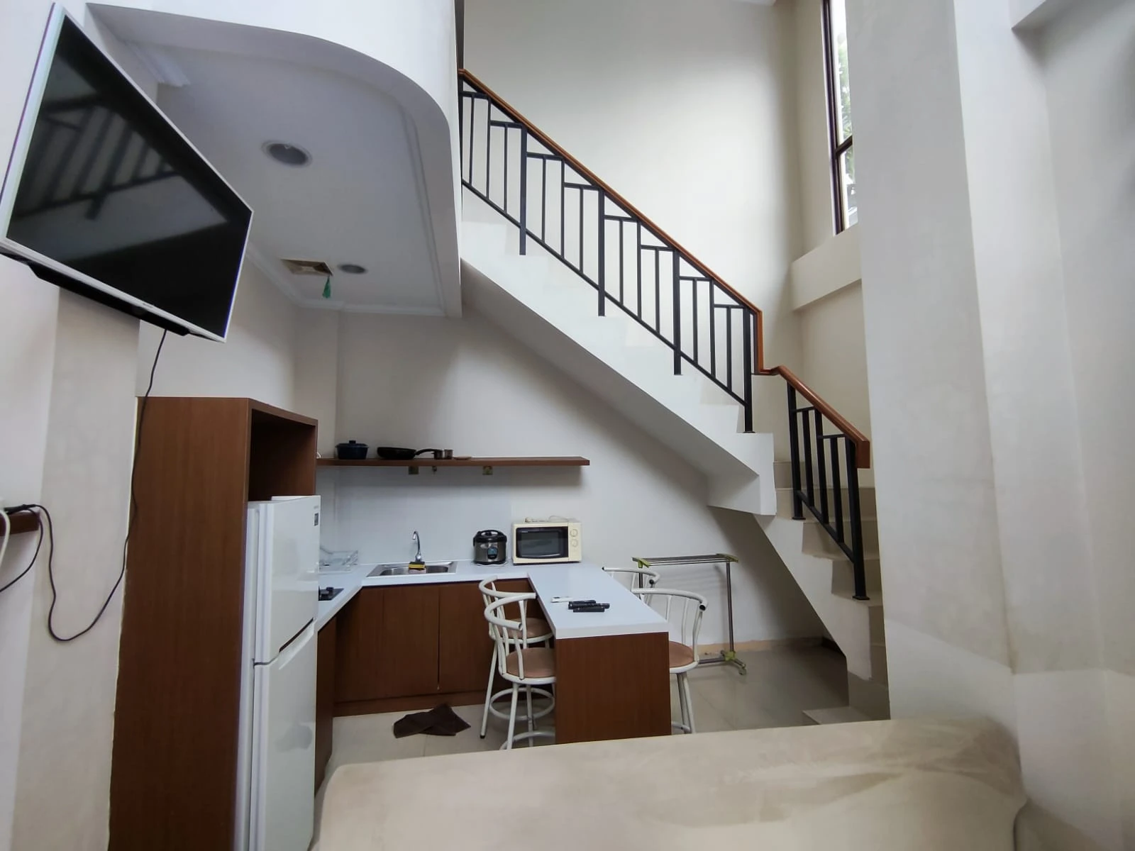 🔥 RUGI BESAR! Loft 2 Lantai BSD – Langsung Pool View, Fully Furnished, Siap Huni! — Foto 4