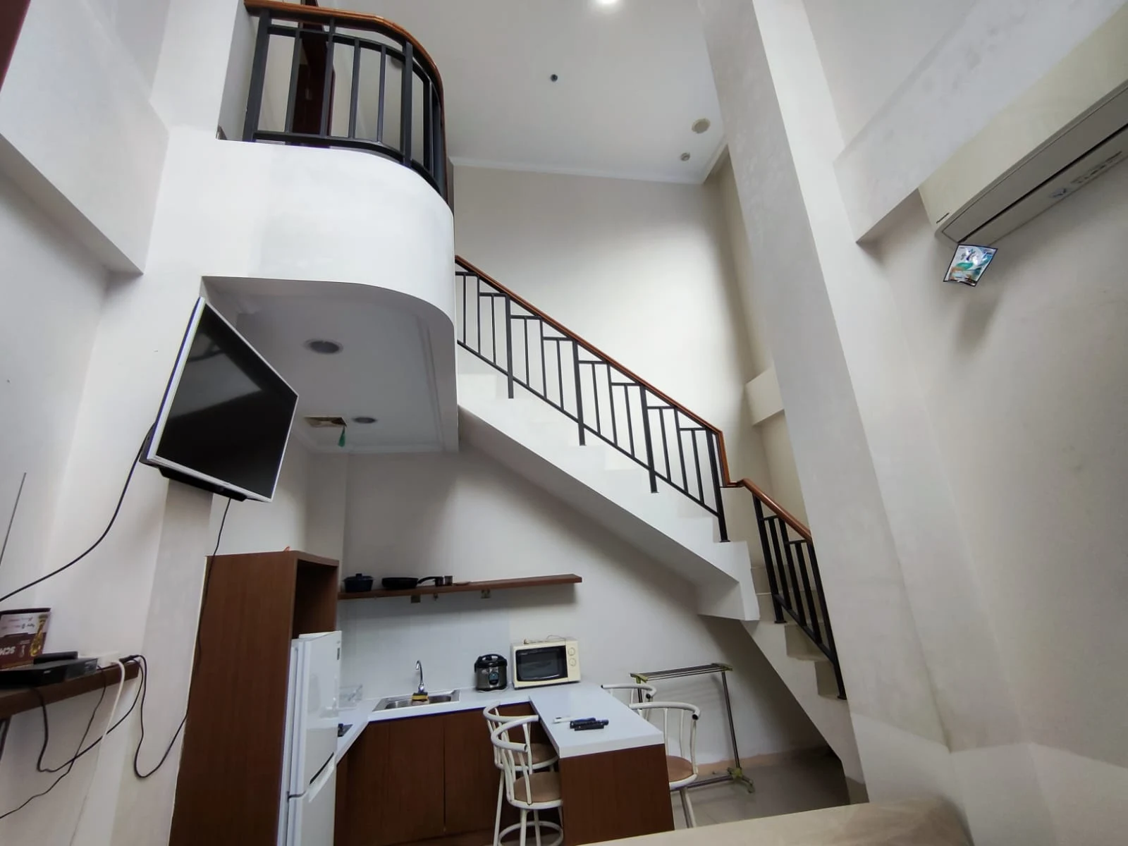 🔥 RUGI BESAR! Loft 2 Lantai BSD – Langsung Pool View, Fully Furnished, Siap Huni! — Foto 8